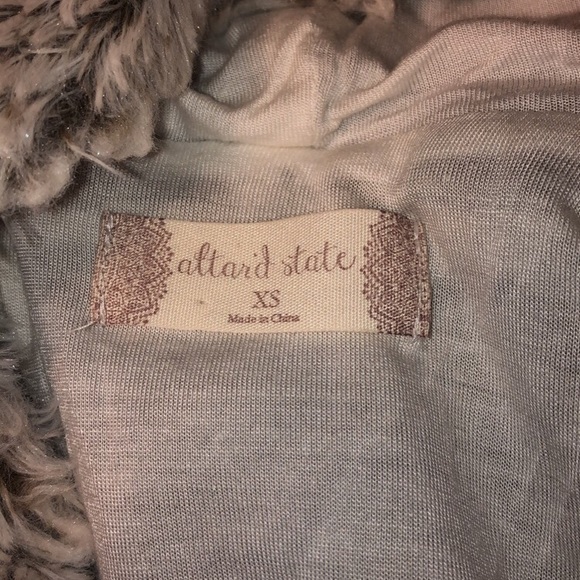 Altar’d State faux fur vest - Picture 4 of 4